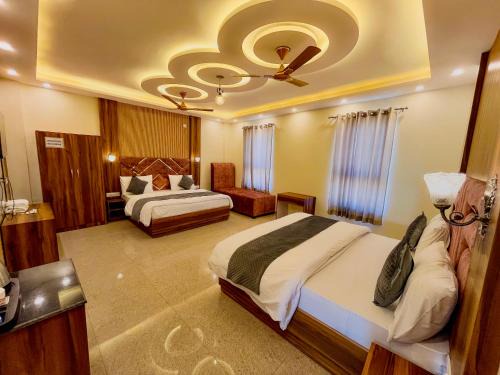 Hotel Grand Safari