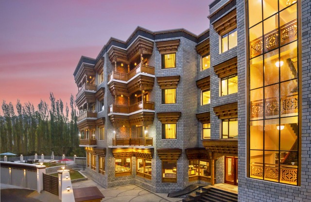 Hotel Gyalpo Residency - A Mountain View Luxury Hotel in Leh