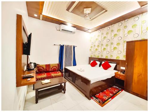 HOTEL !H-A-N-U-M-A-N! Near Ramjanam Bhoomi - Fully Air Conditioned Hotel - Room Service# Free wi-fi# Free Parking Provided - Best Hotel In Ayodhya