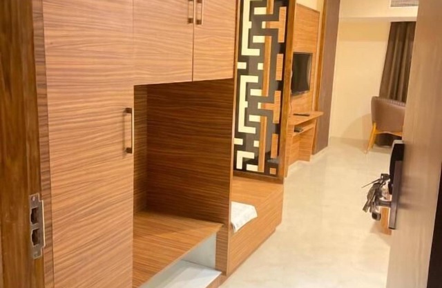 HOTEL HIGH RISE REGENCY