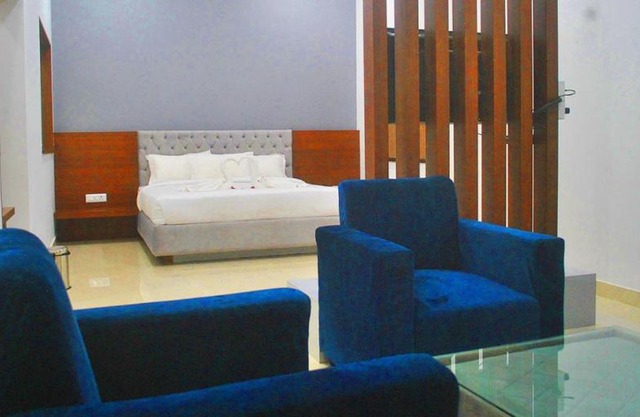 Hotel Himalayan off trails