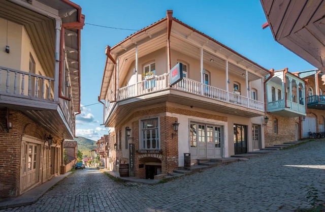 Hotel History სასტუმრო ისტორია