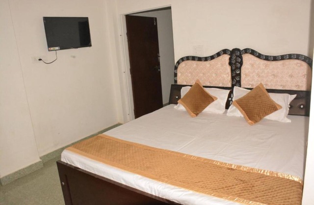 Hotel Holiday
