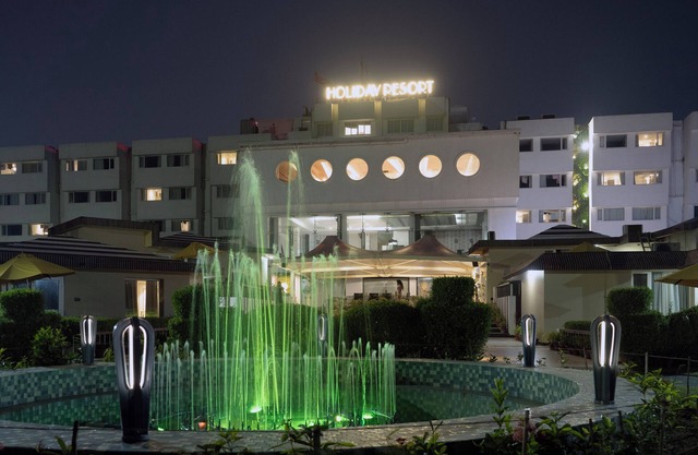 Hotel Holiday Resort