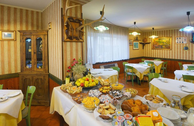 Hotel Holidays