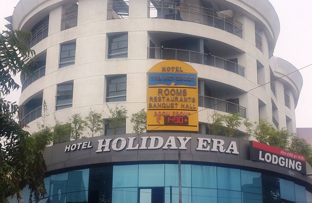 Hotel Holiday Era