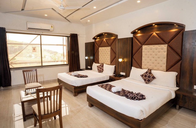 Hotel Grand Sarowar