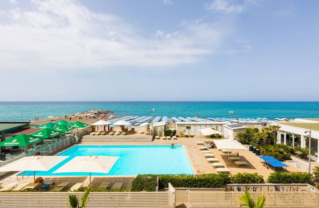 Hotel in Marina di Cecina a few steps from the sea