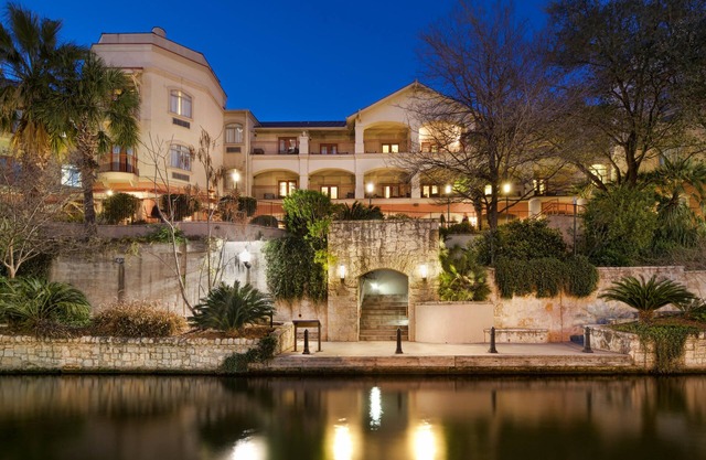 Hotel Indigo San Antonio Riverwalk by IHG