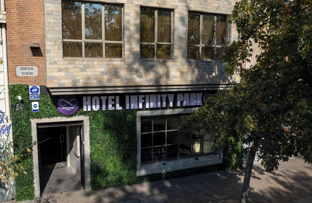Hotel Infinity Park Santiago