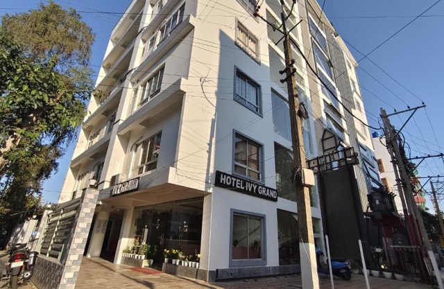 Hotel IVY Grand By GRB