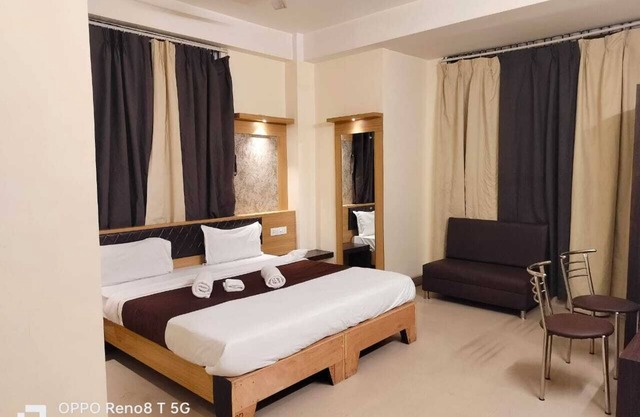 Hotel Jaysha