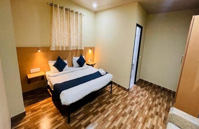 Hotel Jeet Palace Near Laxmi Nagar Metro Station