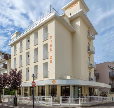 Hotel Junior