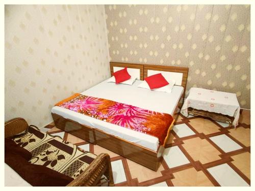 Hotel Kashi Nest Near Dakshin Mukhi Hanuman ji Temple - Fully Air Conditioning Hotel