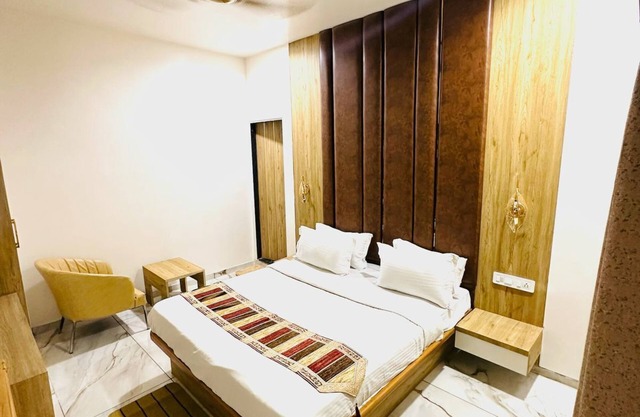 Hotel Kings Residency