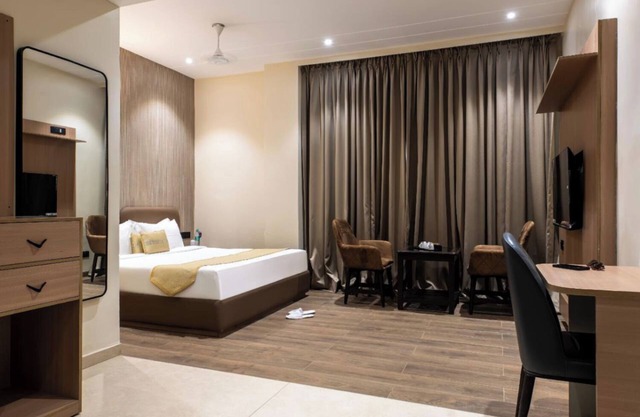 Hotel Kingsway Continental Raipur