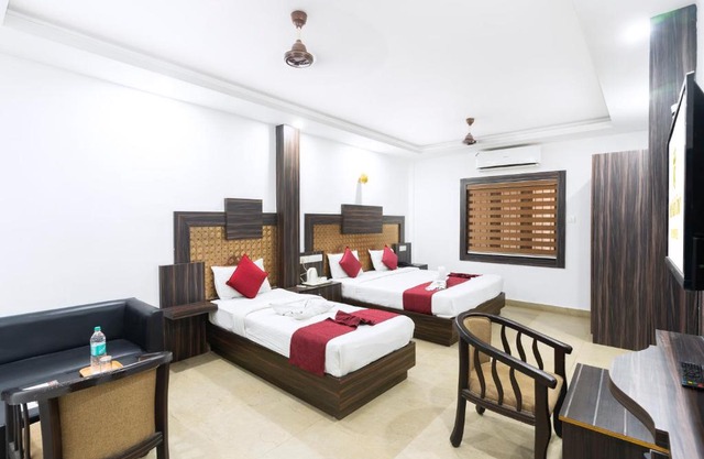 Hotel Kochi Crown