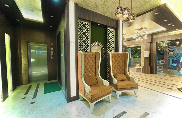 Hotel KUBER PALACE - Sea beach & Temple