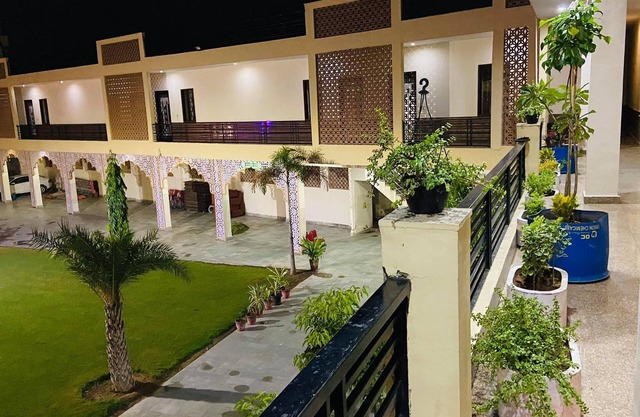 Hotel Kumkum Palace