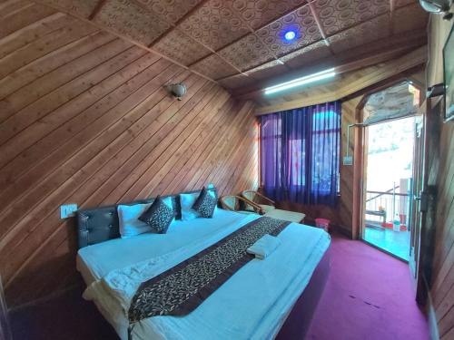 Hotel Lake View Mall Road Nainital