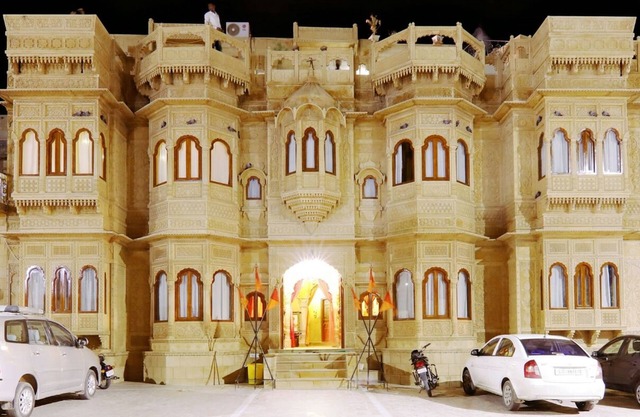Hotel Lal Garh Fort And Palace