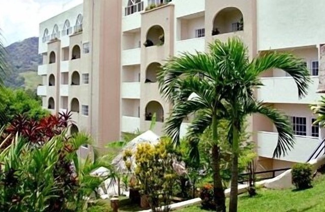 Hotel Las Cumbres & Water Park
