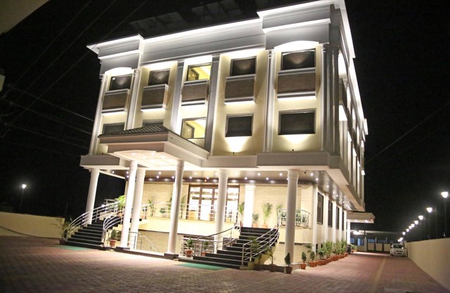 Hotel Lavanya Palace