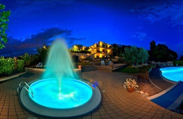 Hotel Le Cave