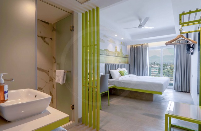 Hotel Le Roi Dehradun