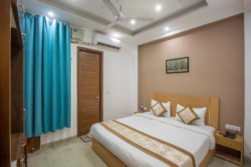 Hotel Lemonwood Suites - Noida Sector 104