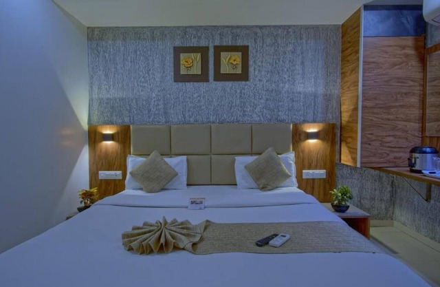 Hotel Limra Surat