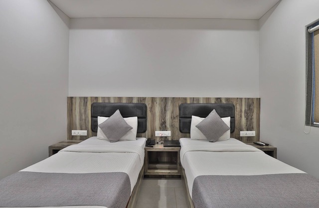 Hotel Limra Vadodara
