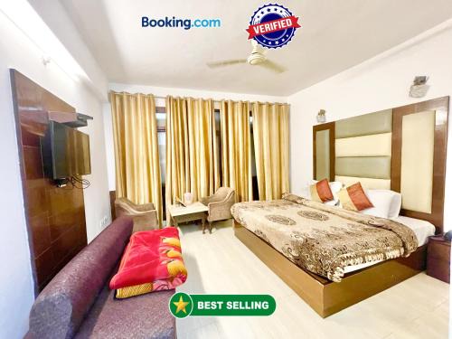 HOTEL LP ! MUSSOORIE near mall road Spacious-Room-with-wi-fi-and-Parking-availability, best hotel in Mussoorie