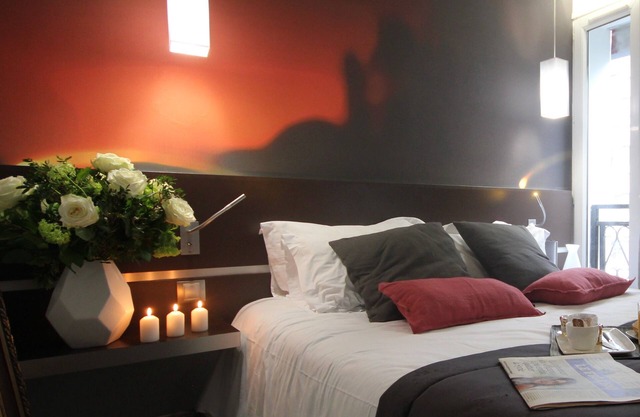Hotel Lumières Montmartre Paris