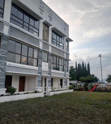 Hotel Lurus