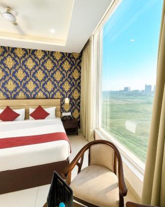 Hotel Lycoris Zirakpur Chandigarh ! Main Highway Hotel ! Lift ! Large Parking ! Premium AC Rooms ! Traveler choice