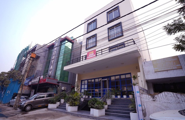 Hotel Lyf Corporate Suites Meera Bagh