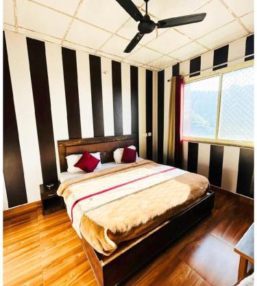 HOTEL M-A-Y-A Near Mall Road - Parking and Free Wifi Facilities - Hotel At Prime Location Spacious Room - Amazing valley views - BEST HOTEL