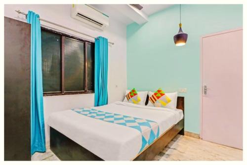 Hotel M!M Howrah Maidan Home Stay Kolkata near Howrah Railway Station - Free Wi-Fi-Lift & Parking Facilities - Fully Air Conditioning Rooms - best hotel howrah