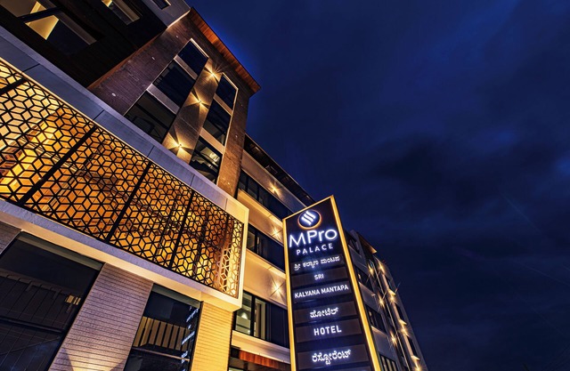 Hotel M Pro Palace Mysore - 12 Minutes to Mysore Palace