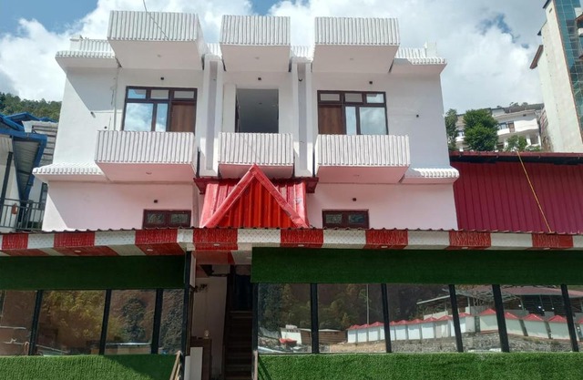 Hotel Mahadev