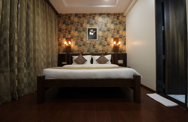 Hotel Majestique pune