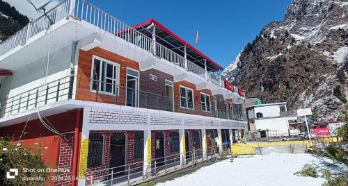 Hotel Mansarovar