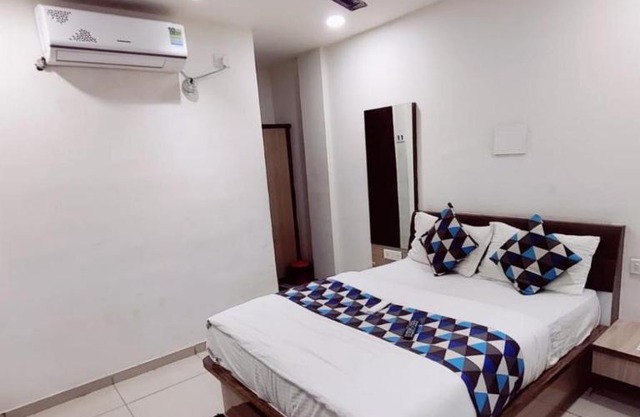 Hotel Mansarovar,Vadodara