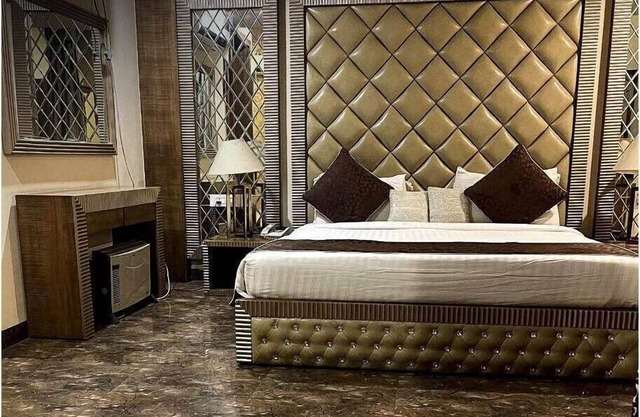 Hotel Mansarover Paradise