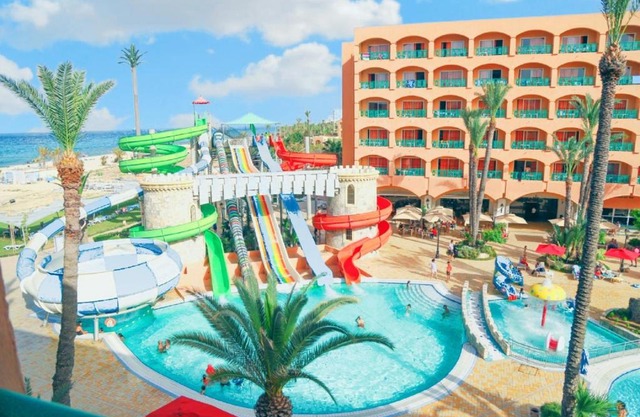 Hotel Marabout - Families and Couples Only