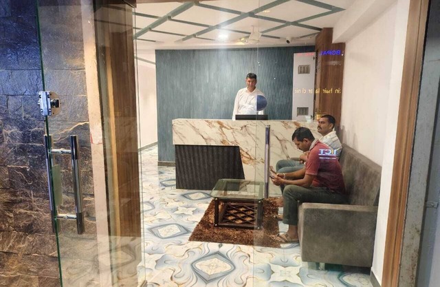 HOTEL MARUTI R