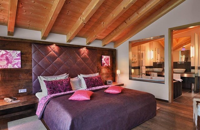 Hotel Maximilian - Double room Deluxe (with extra bed)