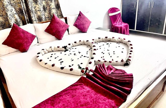 Hotel Meera Dham